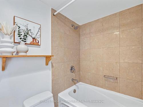 806-18 Harrison Garden Blvd, Toronto, ON - Indoor Photo Showing Bathroom