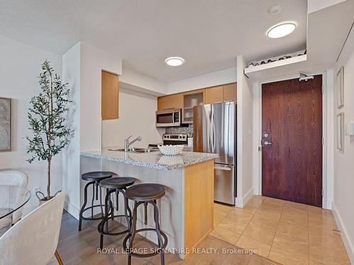 806-18 Harrison Garden Blvd, Toronto, ON - Indoor Photo Showing Kitchen With Double Sink