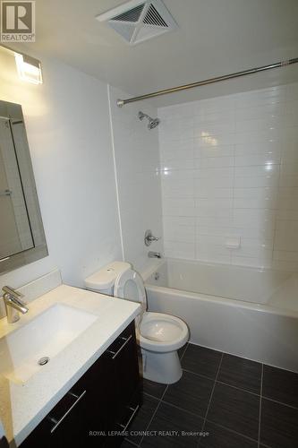 3625 - 135 Village Green Square, Toronto, ON - Indoor Photo Showing Bathroom