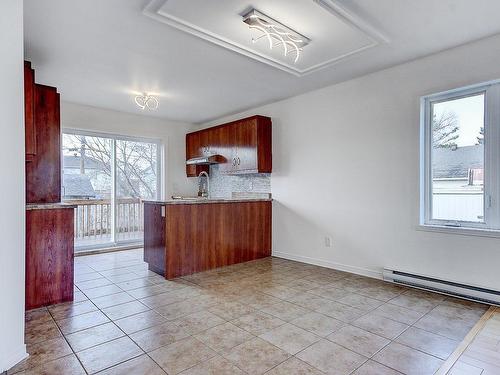 Dining room - 584 Ch. Du Grand-Bernier N., Saint-Jean-Sur-Richelieu, QC - Indoor Photo Showing Kitchen