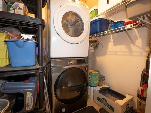 301-315 Hecate St, Nanaimo, BC - Indoor Photo Showing Laundry Room