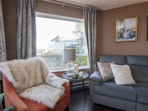 301-315 Hecate St, Nanaimo, BC - Indoor Photo Showing Living Room