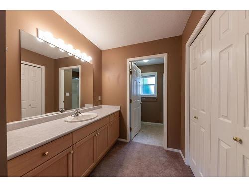 1762 Lodgepole Drive, Kamloops, BC - Indoor Photo Showing Bathroom