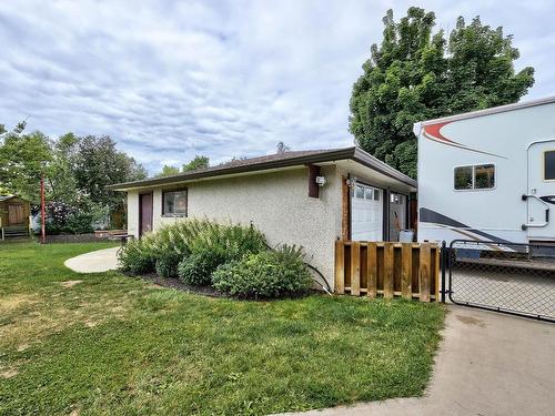 2465 Glenview Ave, Kamloops, BC - Outdoor