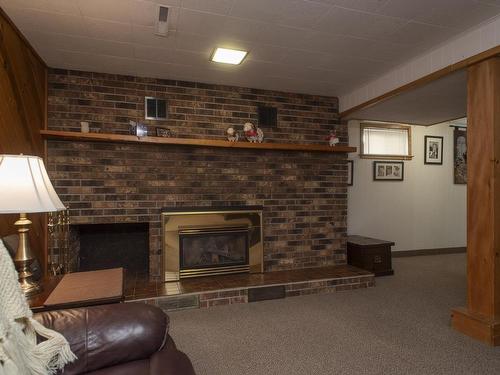 432 Leland Avenue S, Thunder Bay, ON - Indoor With Fireplace