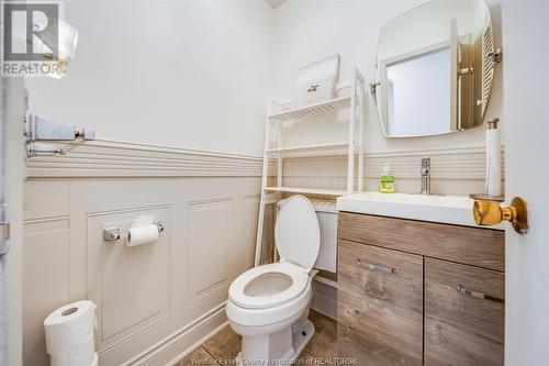 3260 Randolph, Windsor, ON - Indoor Photo Showing Bathroom