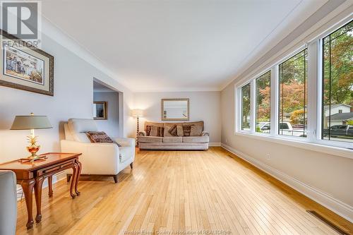 3260 Randolph, Windsor, ON - Indoor Photo Showing Living Room