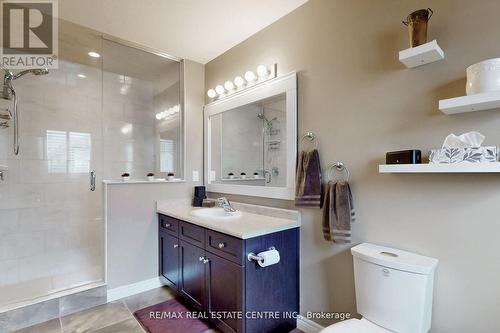 19 Mussen Street, Guelph (Brant), ON - Indoor Photo Showing Bathroom