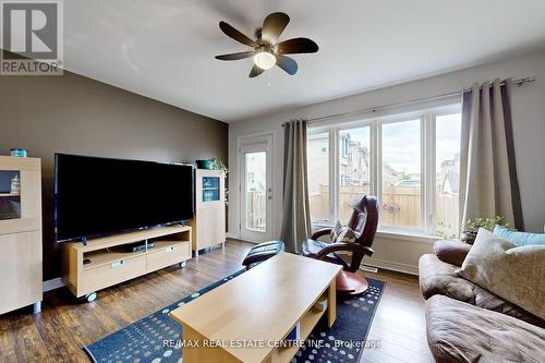 19 Mussen Street, Guelph, ON - Indoor Photo Showing Living Room