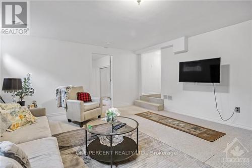 434 Hilson Avenue, Ottawa, ON - Indoor Photo Showing Living Room