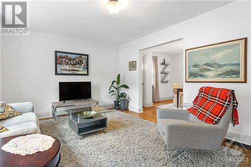 434 Hilson Avenue, Ottawa, ON - Indoor Photo Showing Living Room