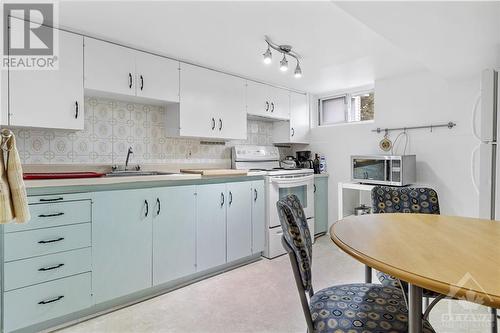 434 Hilson Avenue, Ottawa, ON - Indoor Photo Showing Kitchen