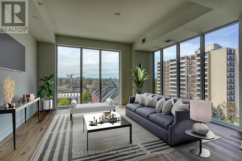 511 - 370 Martha Street, Burlington (Brant), ON - Indoor Photo Showing Living Room