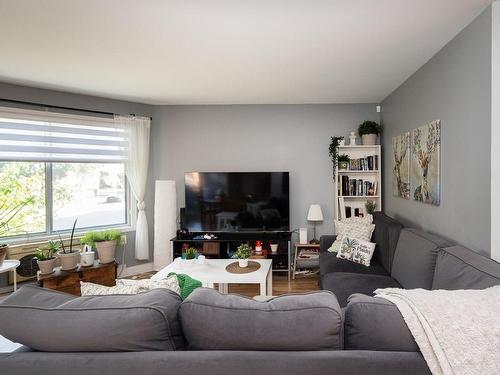 Living room - 101-2035 Rue De Magenta, Laval (Vimont), QC - Indoor Photo Showing Living Room