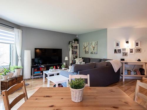 Salle Ã  manger - 101-2035 Rue De Magenta, Laval (Vimont), QC - Indoor Photo Showing Living Room