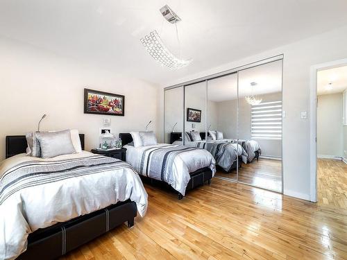 Master bedroom - 5781 Av. Smart, Côte-Saint-Luc, QC - Indoor Photo Showing Bedroom