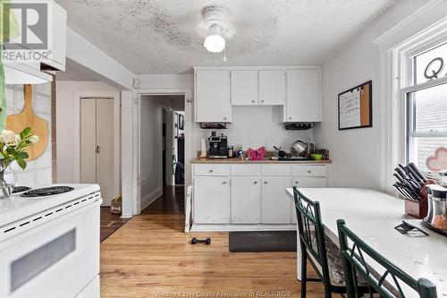 1127-29 Langlois, Windsor, ON - Indoor Photo Showing Kitchen