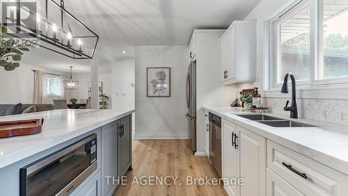 237 Memorial Drive, Brantford, ON - Indoor Photo Showing Kitchen With Double Sink With Upgraded Kitchen