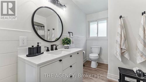 237 Memorial Drive, Brantford, ON - Indoor Photo Showing Bathroom