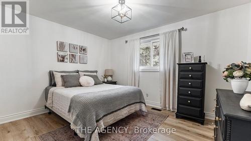 237 Memorial Drive, Brantford, ON - Indoor Photo Showing Bedroom