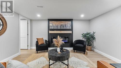 237 Memorial Drive, Brantford, ON - Indoor