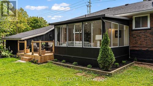 237 Memorial Drive, Brantford, ON - Outdoor With Deck Patio Veranda