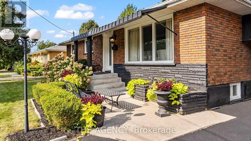 237 Memorial Drive, Brantford, ON - Outdoor