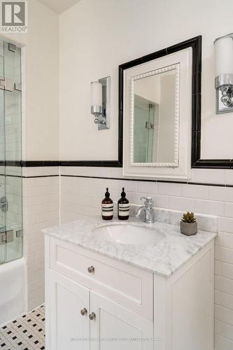 425 Roselawn Avenue, Toronto (Lawrence Park South), ON - Indoor Photo Showing Bathroom