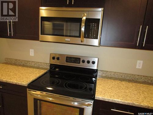 1-4 638 Albert Street, Estevan, SK - Indoor Photo Showing Kitchen