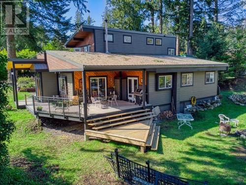 2060 Black Point Road, Powell River, BC - Outdoor With Deck Patio Veranda