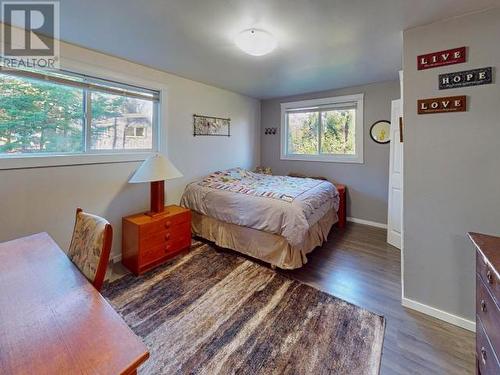 2060 Black Point Road, Powell River, BC - Indoor Photo Showing Bedroom