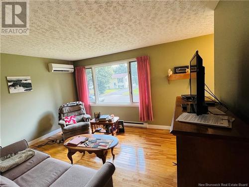 22 Hildebrand Crescent, Fredericton, NB - Indoor Photo Showing Living Room