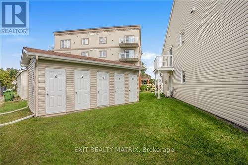 114 - 1404 Clement Street, Hawkesbury, ON - Outdoor