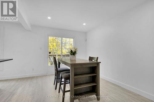 109 - 128 Mcmaster Drive, London, ON - Indoor Photo Showing Dining Room