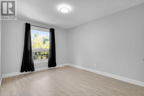 109 - 128 Mcmaster Drive, London, ON - Indoor Photo Showing Other Room