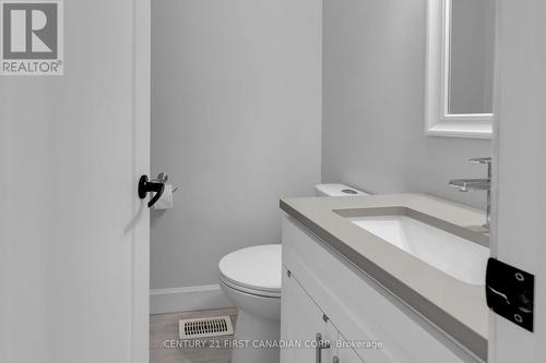 109 - 128 Mcmaster Drive, London, ON - Indoor Photo Showing Bathroom