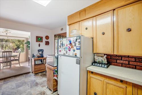 101 Cedar Avenue, Fruitvale, BC - Indoor Photo Showing Other Room