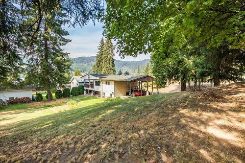 101 Cedar Avenue, Fruitvale, BC - Outdoor With Deck Patio Veranda