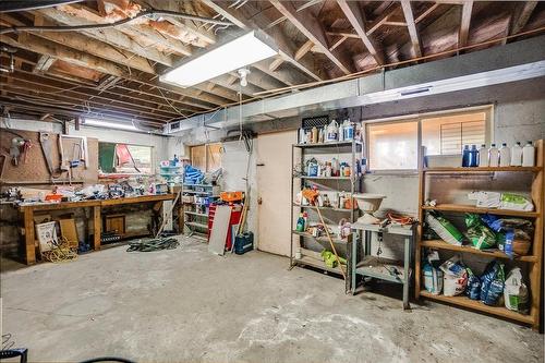 101 Cedar Avenue, Fruitvale, BC - Indoor Photo Showing Basement