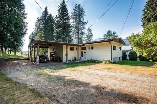 101 Cedar Avenue, Fruitvale, BC - Outdoor