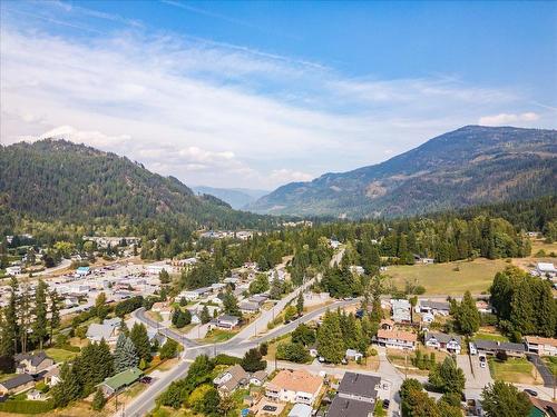 101 Cedar Avenue, Fruitvale, BC - Outdoor With View