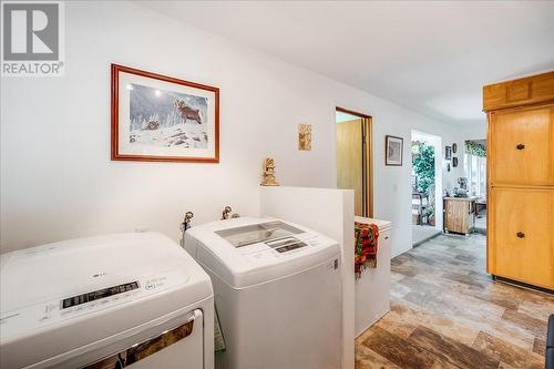 101 Cedar  Avenue, Fruitvale, BC - Indoor Photo Showing Laundry Room