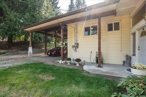 101 Cedar Avenue, Fruitvale, BC - Outdoor With Deck Patio Veranda With Exterior