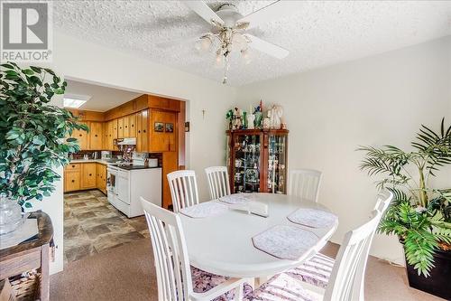 101 Cedar  Avenue, Fruitvale, BC - Indoor Photo Showing Dining Room