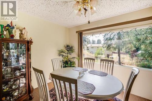 101 Cedar  Avenue, Fruitvale, BC - Indoor Photo Showing Dining Room