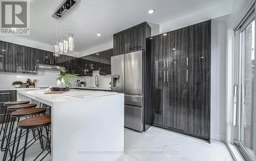 111 Brownridge Place, Whitby (Williamsburg), ON - Indoor Photo Showing Kitchen