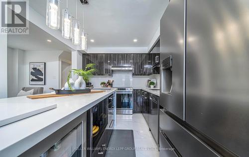 111 Brownridge Place, Whitby (Williamsburg), ON - Indoor Photo Showing Kitchen With Upgraded Kitchen