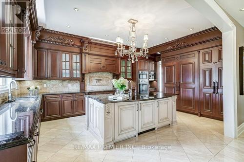 42 Wishing Well Court, Vaughan (Kleinburg), ON - Indoor Photo Showing Kitchen With Upgraded Kitchen