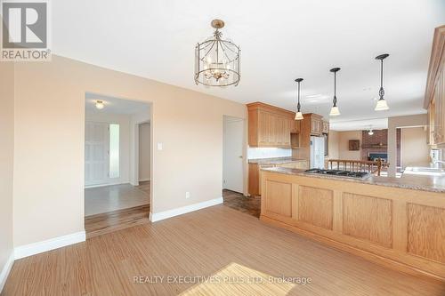 1570 Concession Rd 5, Adjala-Tosorontio, ON - Indoor Photo Showing Kitchen