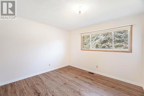 1570 Concession Rd 5, Adjala-Tosorontio, ON - Indoor Photo Showing Other Room